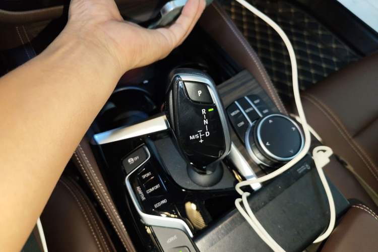 Used BMW 5 Series New Energy 2020 Mileage Upgrade Version 530Le Luxury Package Gear Lever