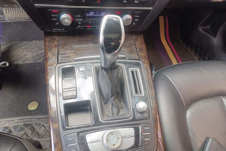 Used Zotye Z700 2018 Z700H 1.8T DCT Luxury Edition Gear Lever