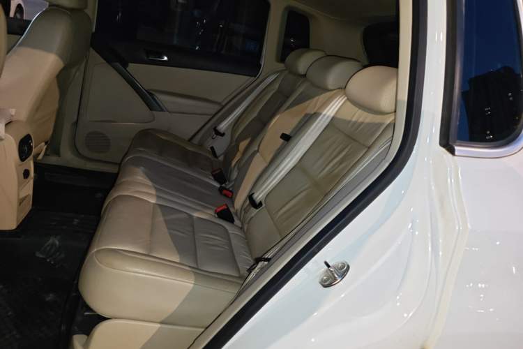 Used Volkswagen Tiguan 2010 1.8TSI Automatic All-Wheel-Drive Elite Edition Left Rear Seat