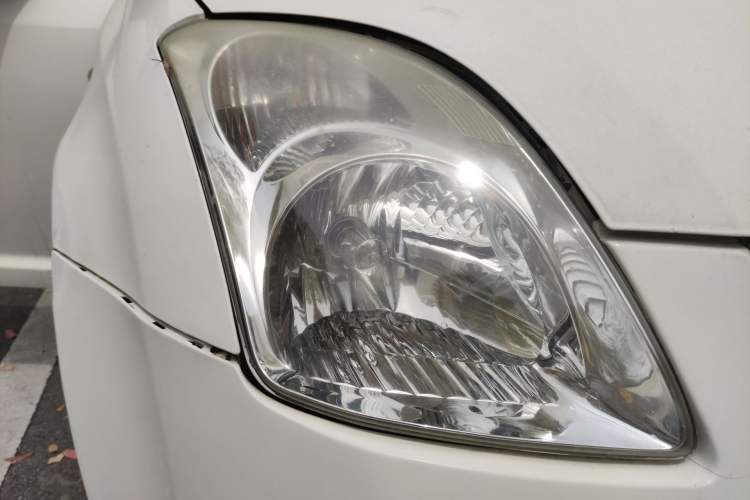 Used Suzuki Swift 2005 1.3L Manual Luxury Model
