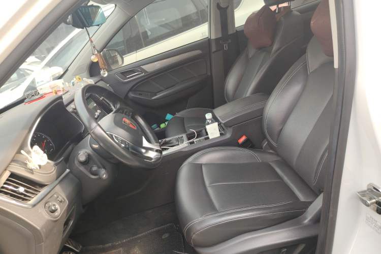 Used Roewe RX5 2016 20T Two-Wheel Drive Automatic Internet Smart Edition
