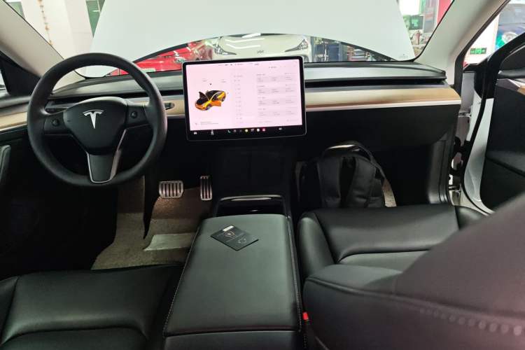 Used Tesla Model 3 2021 Performance High-Performance All-Wheel-Drive Version 3D6 Audio And AC Panel
