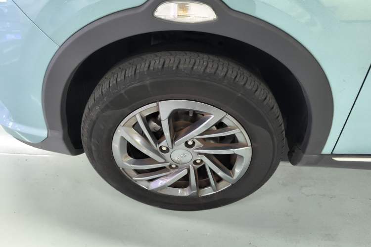 Used NETA V 2022 Chao 300 Lite Lithium Iron Phosphate Left Front Wheel Hub