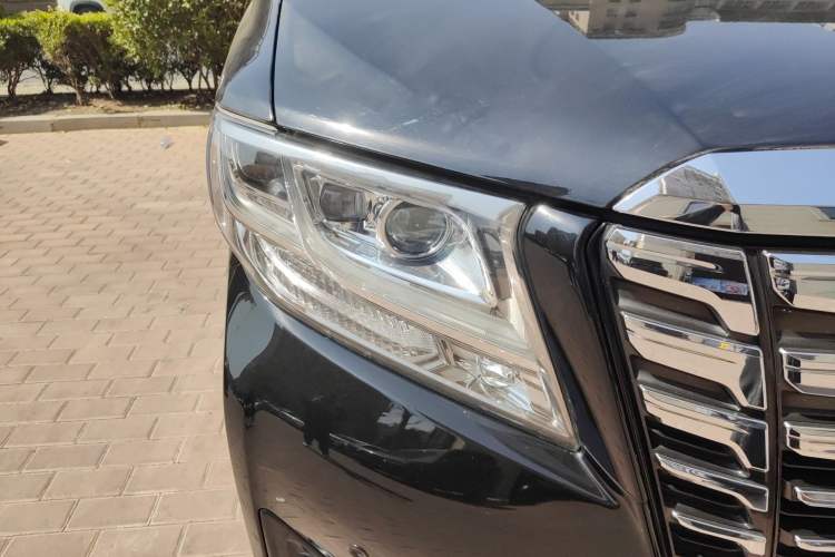 Used Toyota Alphard 2015 3.5L Prestige Edition Right Front Headlight