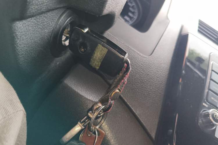 Used FORTHING Joyear X5 2013 1.6L Manual Luxury Model China IV Standard
