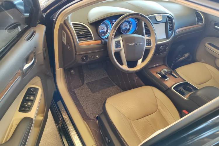 Used Chrysler 300C 2014 3.0L Excellence Edition
