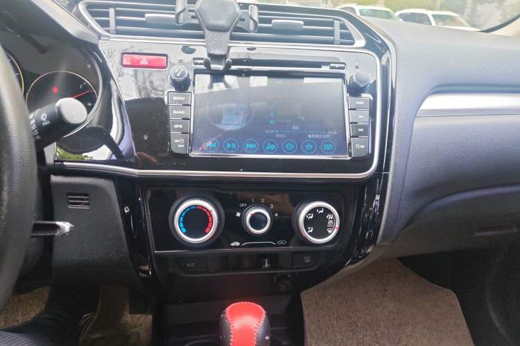 Used Honda Greiz 2016 1.5L CVT Comfort Version Audio And AC Panel