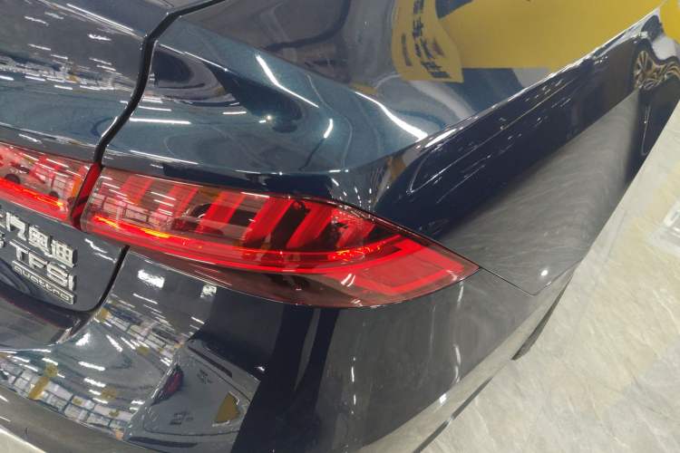 Used Audi A7L 2022 55 TFSI quattro S-line Zhiyuan Crystal Flow Package
