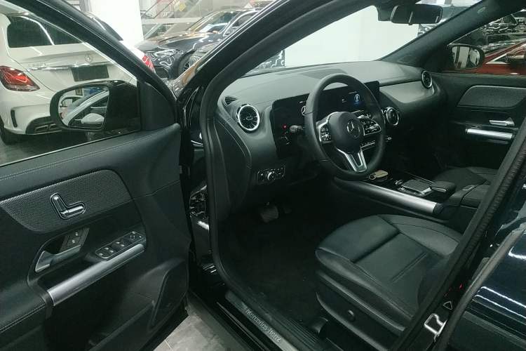 Used Mercedes-Benz GLA 2023 GLA 200 Driver Seat