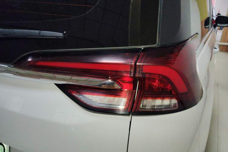 Used SAIC MAXUS EUNIQ 5 2020 Elite Edition 7 Seats
