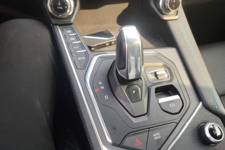 Used Lynk & Co 05 2020 2.0TD Two-Wheel Drive Shine Halo