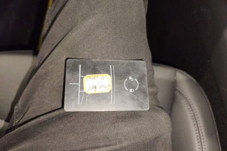 Used Tesla Model Y 2025 Long-Range All-Wheel-Drive Version