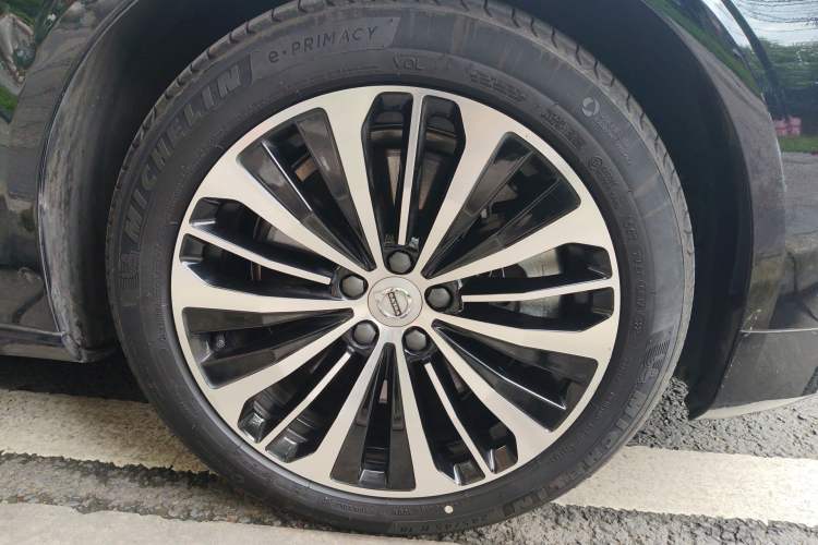 Used Volvo S90 New Energy 2024 Plug-in Hybrid Four-Wheel Drive Long-Range Zhiyi Luxury Edition Right Front Wheel Hub