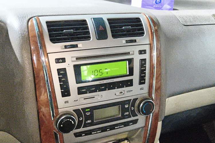 Used Foton MP-X E 2014 2.0L Wealth Express Classic Edition 4Gi-VVT