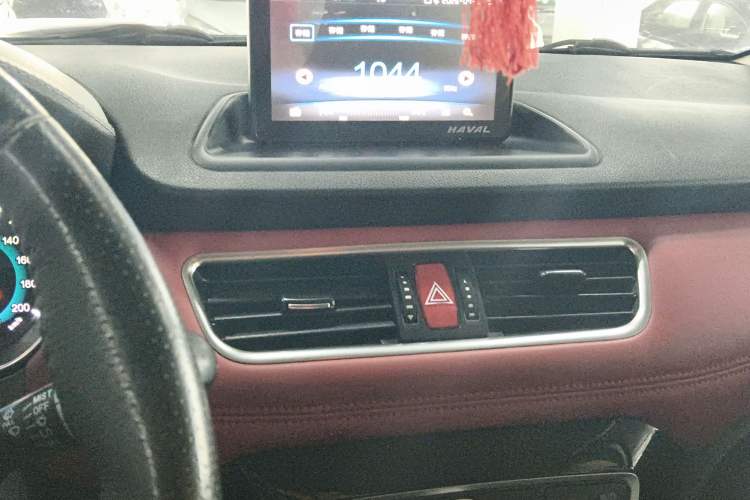 Used Haval H1 2016 Blue Label 1.5L Manual Luxury Model Audio And AC Panel