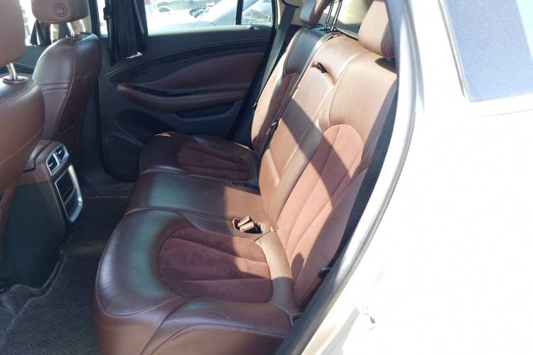 Used Buick Envision 2016 20T Two-Wheel-Drive Elite Model Left Rear Seat