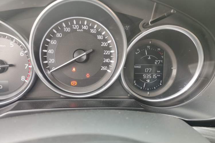 Used Mazda CX-5 2017 2.0L Automatic 2WD Smart Enjoyment Version China VI Standard Odometer Close Up