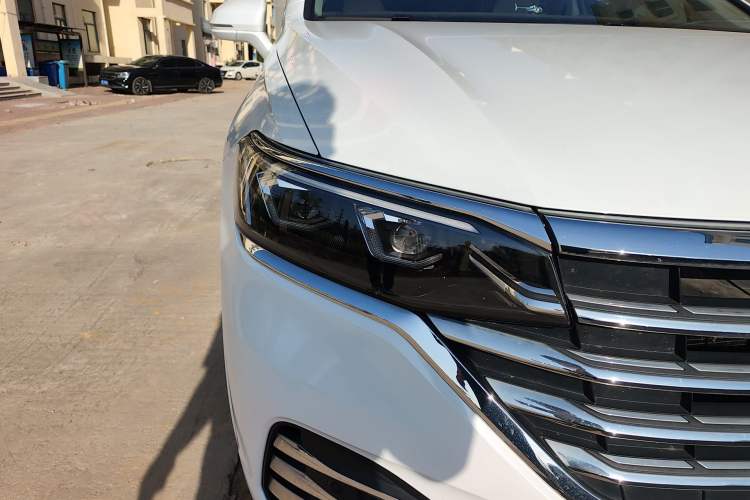 Used Volkswagen Viloran 2022 380TSI Prestige Edition Right Front Headlight