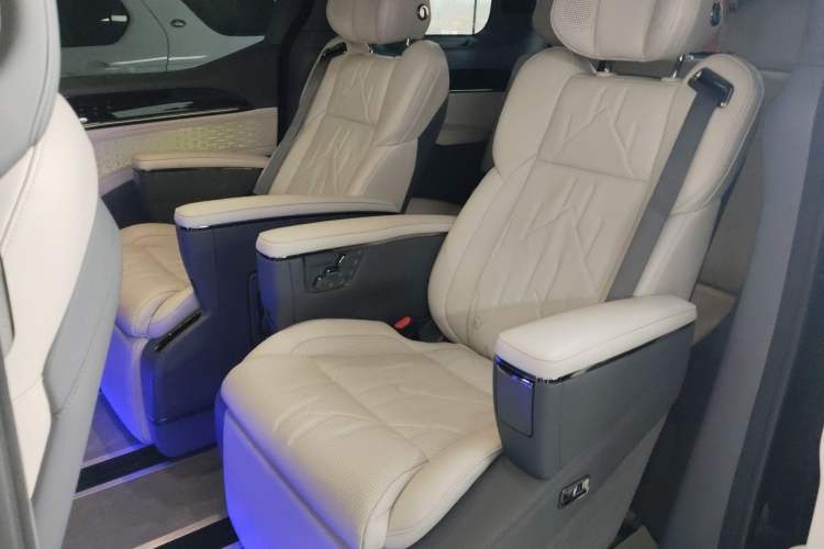 Used Zeekr 009 2024 7-Seater Walk-through Version 4WD 140 kWh
