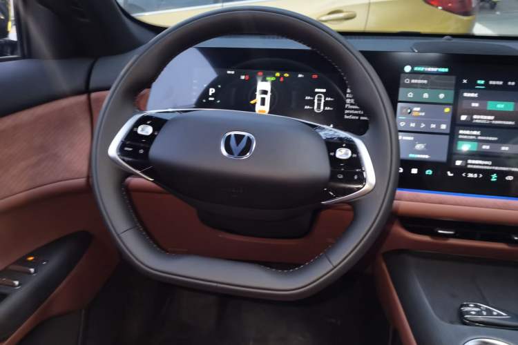 Used CHANGAN CS75 PLUS 2025 4th Generation UItra 2.0T New Blue Whale – Smart & Powerful Version