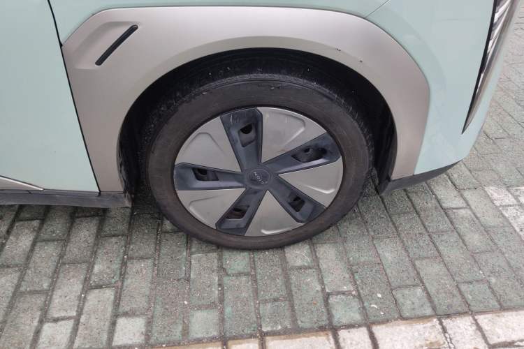 Used AION Y 2023 Younger