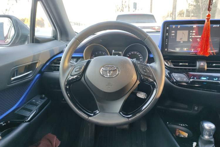 Used Toyota IZOA 2018 2.0L Yichi Version China VI Standard
