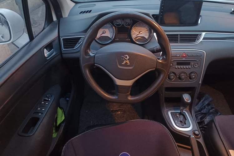 Used Peugeot 308 2013 1.6L Automatic YouShang Model Steering Wheel