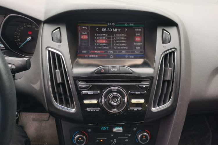 Used Ford Focus 2015 Sedan 1.6L Automatic Trend Model Audio And AC Panel