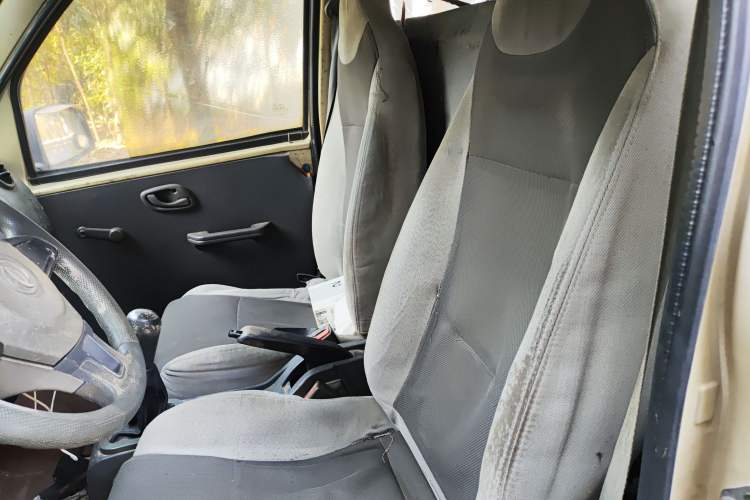 Used Dongfeng Xiaokang K07S 2015 1.2L Practical Version DK12-05 Left Front Seat