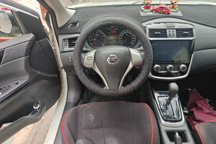 Used Nissan Tiida 2016 1.6L CVT Cool Dynamic Edition Steering Wheel