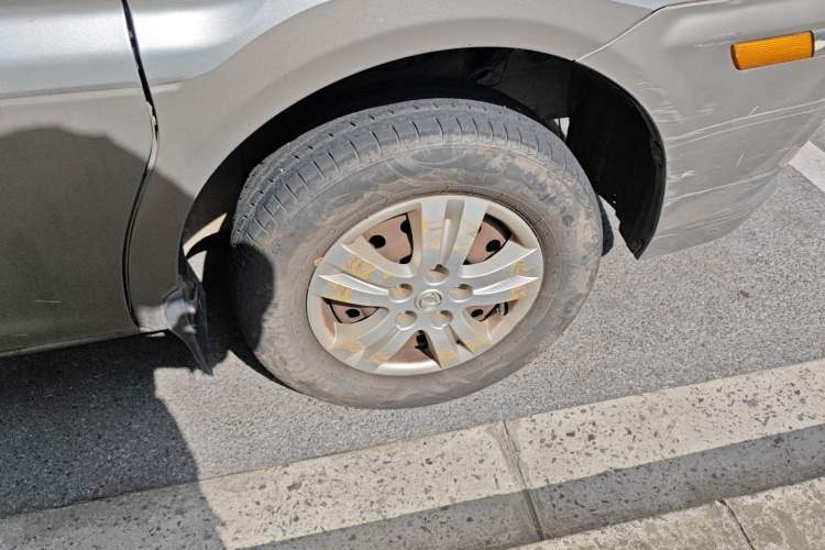 Used FORTHING Lingzhi 2012 Commercial Version 1.6L Base Model
