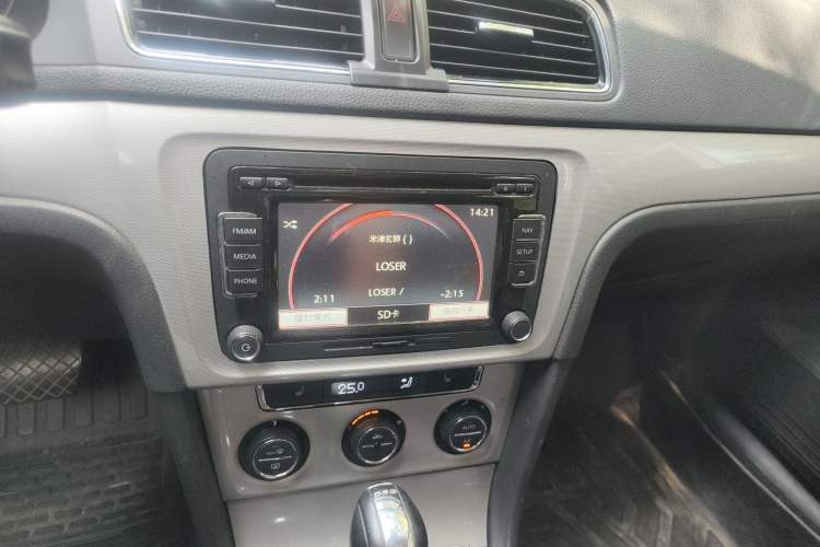 Used Volkswagen Gran Lavida 2013 1.4 TSI Automatic Luxury Model
