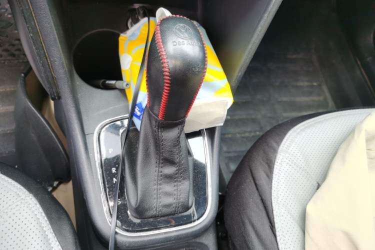 Used Volkswagen Polo 2016 1.4L Automatic Trendy Model Gear Lever