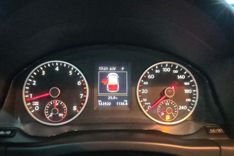 Used Volkswagen Tiguan 2015 1.8TSI Automatic Two-Wheel Drive Luxury Model Instrument Cluster