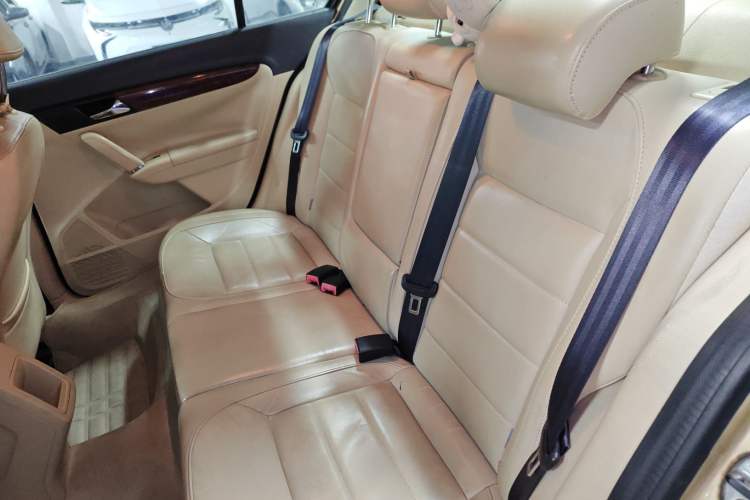 Used Volkswagen Lavida 2013 1.6L Automatic Comfort Edition Left Rear Seat