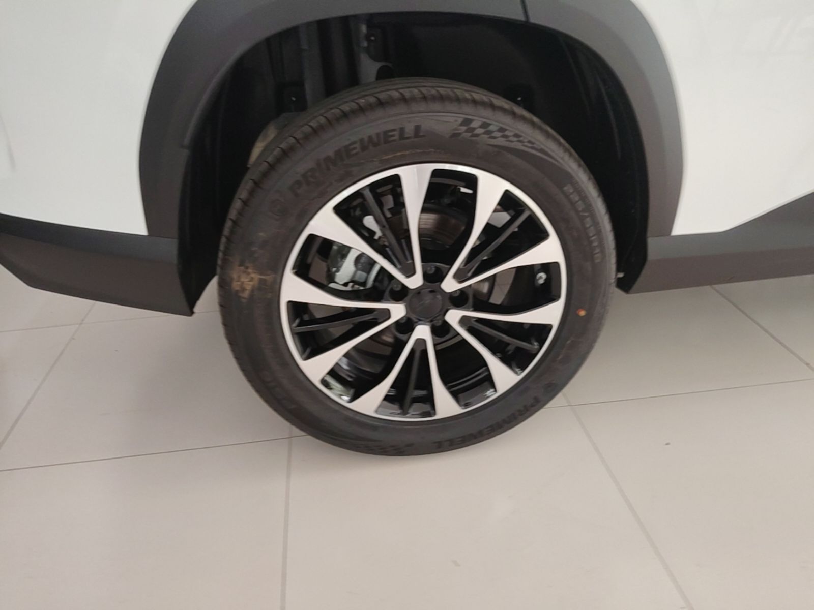 Geely Auto Emgrand X7 Sport 2026 Model 1.5TD 10th Anniversary Champion Edition — снимка 11