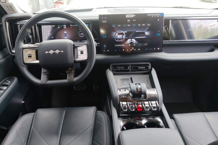 Used Formula Leopard 5 2025 TianShen Intelligent Driving Ultra Edition Center Console