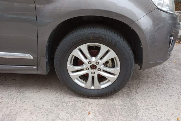 Used Haval H6 2013 Upgraded Model 1.5T Manual Two-Wheel Drive Urban Version