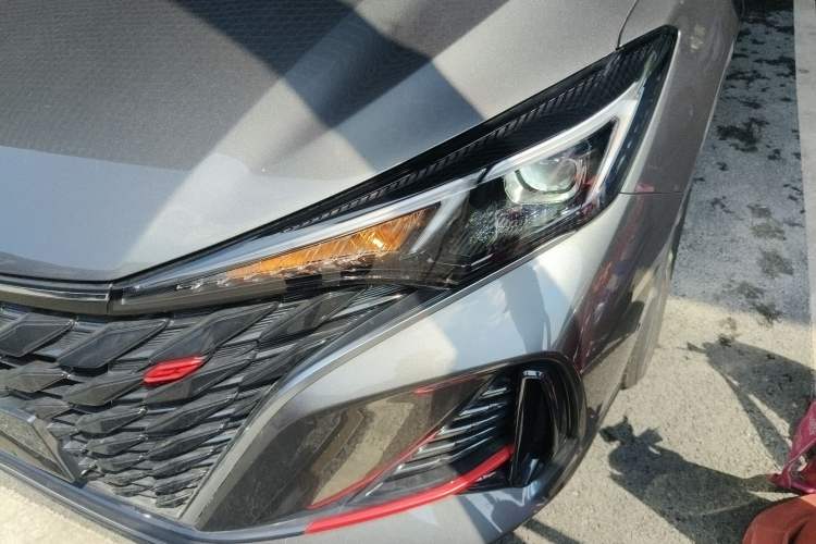 Used CHANGAN Eado 2025 PLUS 1.4T Dual-Clutch High-Energy Version Left Front Headlight