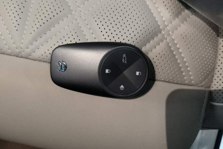 Used Nio ES8 2026 Model 6-seat Executive Luxury Edition Vehicle Key