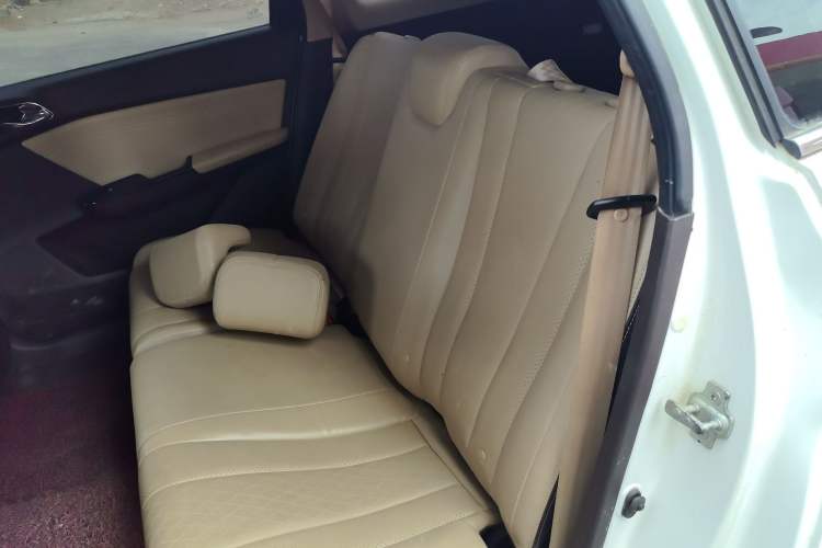 Used Baojun 310W 2017 1.5L Manual Fashion Model China V Left Rear Seat