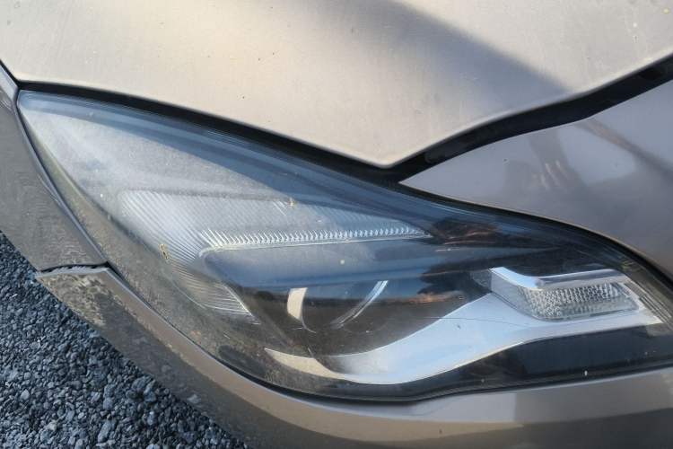 Used Buick Regal 2015 1.6T Leading Technology Model Right Front Headlight