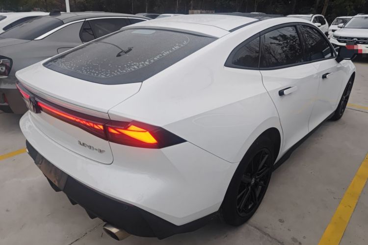 Used CHANGAN UNI-V 2022 1.5T Prestige Version
