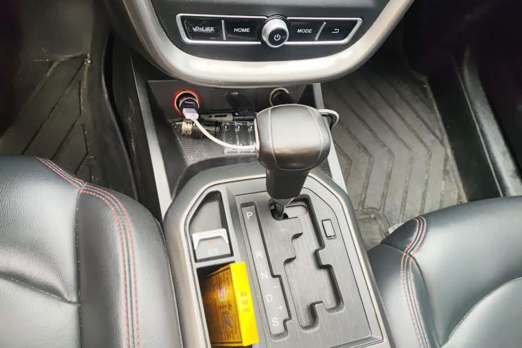 Used Bestune X80 2018 Live Edition 1.8T Automatic Luxury Model Gear Lever