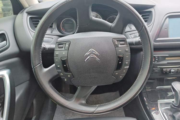 Used Citroen C5 2016 1.6T Automatic Zunyue Model Steering Wheel