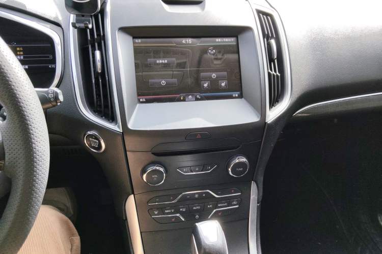 Used Ford Edge 2015 2.0T GTDi 4x4 High-Grade Model
