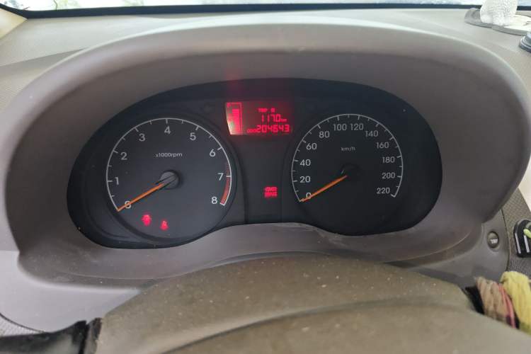 Used Hyundai Verna (older generation) 2010 Sedan 1.4L Manual Comfort GS Instrument Cluster
