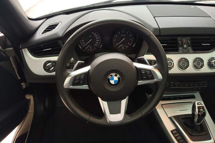 Used BMW Z4 2013 sDrive20i Leading Model
