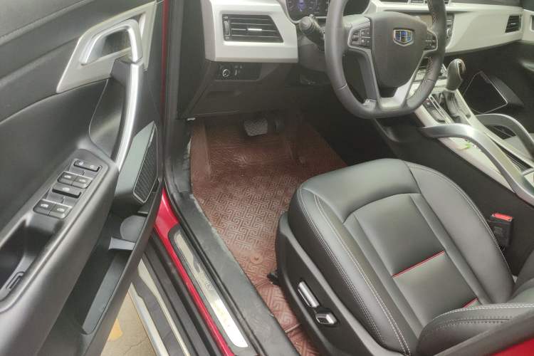 Used Geely Auto Emgrand X7 Sport 2018 1.8TD Automatic Two-Wheel Drive Smart Connect 4G Internet Edition Driver Seat