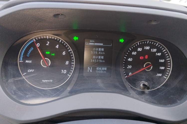 Used Wuling Yangguang 2024 300KM Comfort Version Passenger Van 75kW